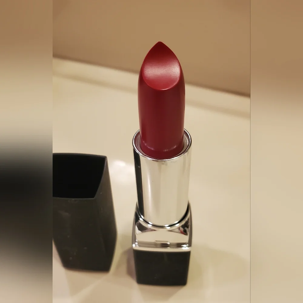 Studio Gear Cosmetics Lipstick Glaze‎ TRUE RED New Full Size 12oz Rare Find